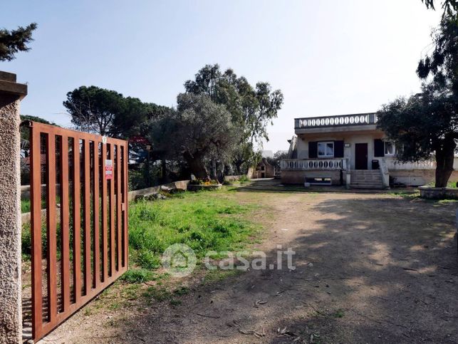 Villa in residenziale in Viale Pesciacroce 9