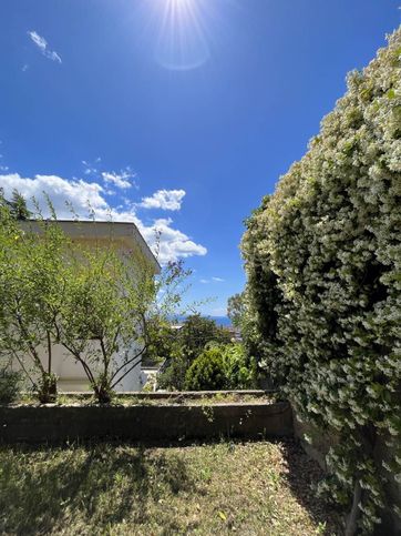 Appartamento in residenziale in Viale delle Querce 2