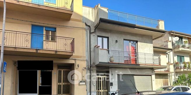 Casa indipendente in residenziale in Via Nazionale 240