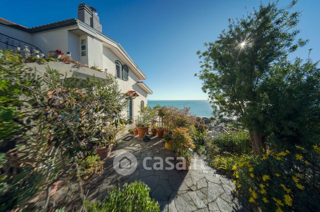 Villa in residenziale in Via Poggio dell'Orizzonte 58