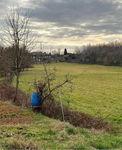 Terreno agricolo in commerciale in Via Piero Ferrerio