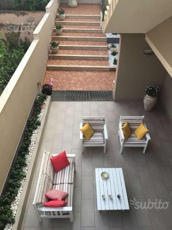 Casa bi/trifamiliare in residenziale in 