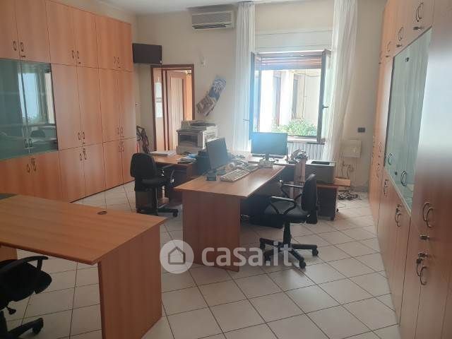 Ufficio in commerciale in