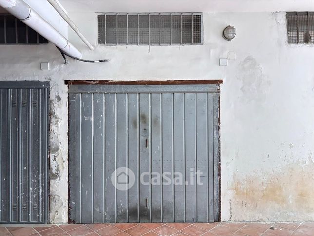 Box/posto auto in residenziale in Via Bologna 14