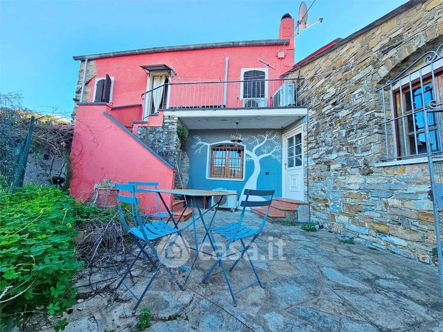 Villa in residenziale in Via Diano San Pietro