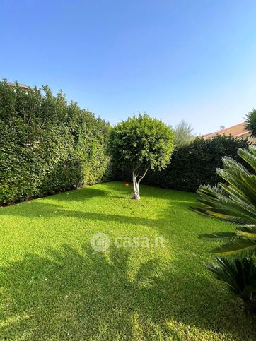 Villetta a schiera in residenziale in Via Monte Cervino