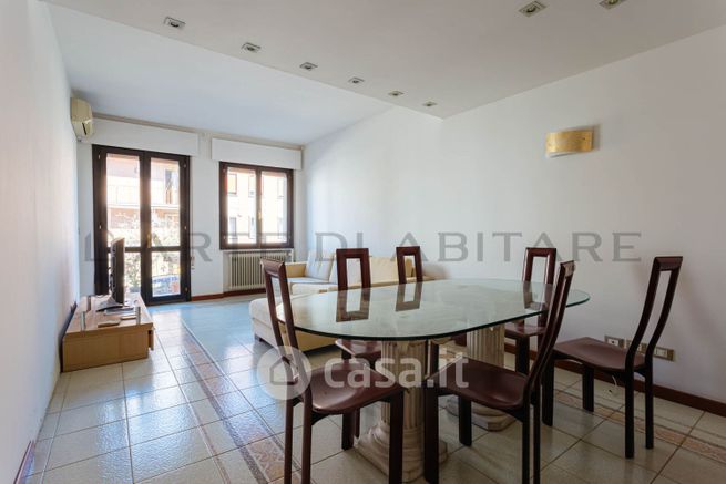 Appartamento in residenziale in Via Alessandro Tassoni