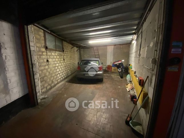 Garage/posto auto in residenziale in Via Tripolitania 25