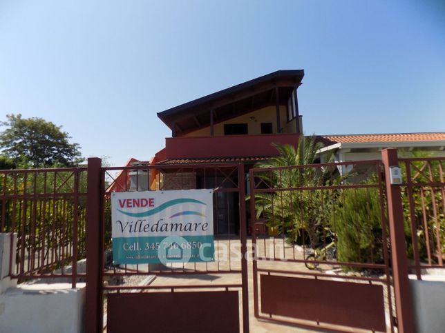 Villetta a schiera in residenziale in Viale Catone
