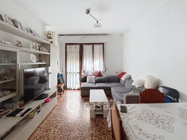 Casa bi/trifamiliare in residenziale in Via Alberto Profeti 112
