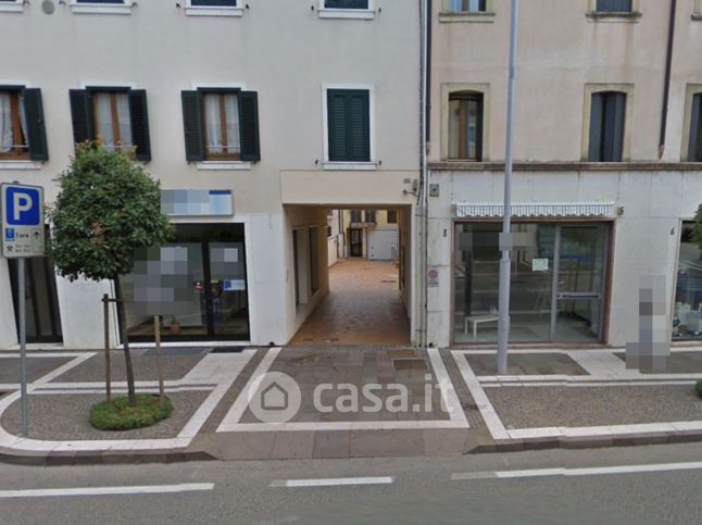 Box/posto auto in residenziale in Via XXV Aprile 8