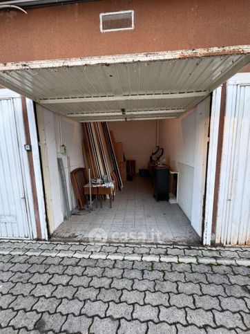 Box/posto auto in residenziale in Corso Antonio Gramsci 35
