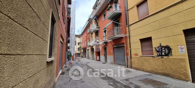 Garage/posto auto in residenziale in Vicolo Paglia Corta 9