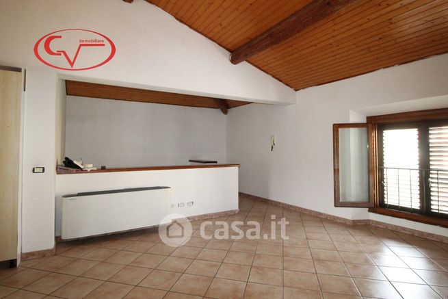 Casa bi/trifamiliare in residenziale in Viale Europa