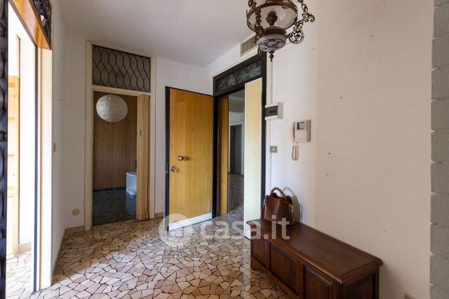 Appartamento in residenziale in Viale Dante 3