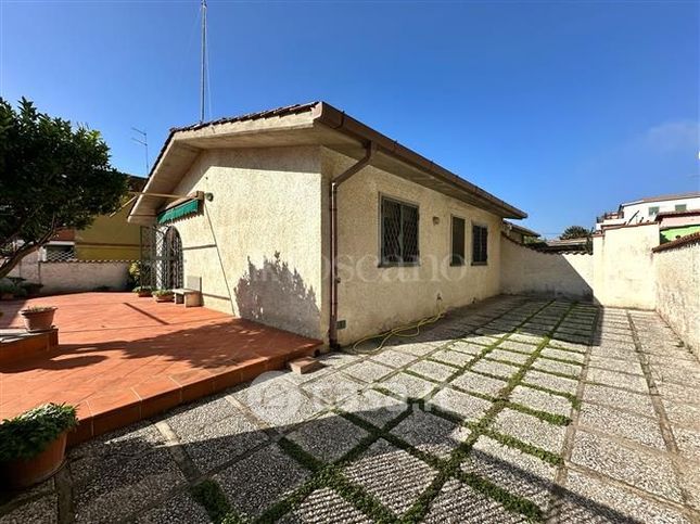 Villa in residenziale in Via Castelsardo