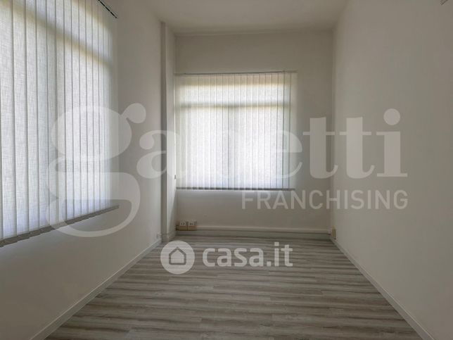Ufficio in commerciale in Via Molinelle