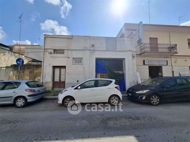 Casa indipendente in residenziale in Via Fulvia 167