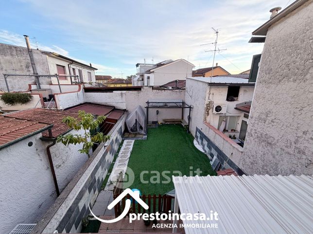 Casa indipendente in residenziale in Via Aurelia Sud