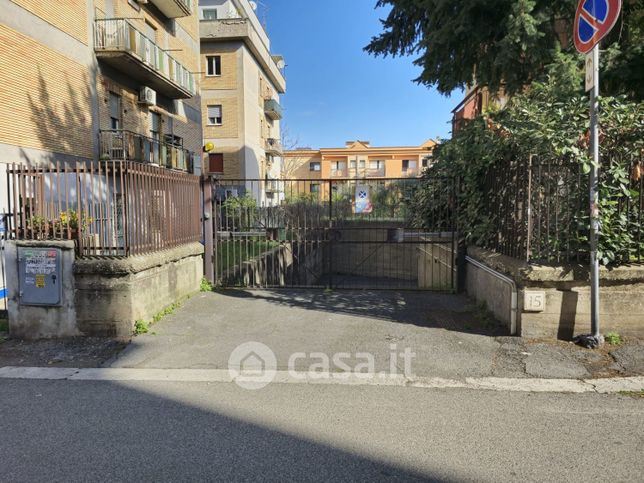 Box/posto auto in residenziale in Via dei Pivieri 69