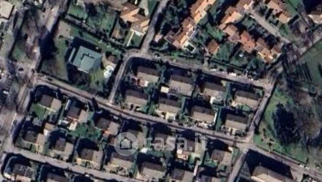 Box/posto auto in residenziale in Via Cremona