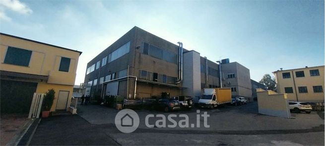 Capannone in commerciale in Via Francesco Lovati 29 /4