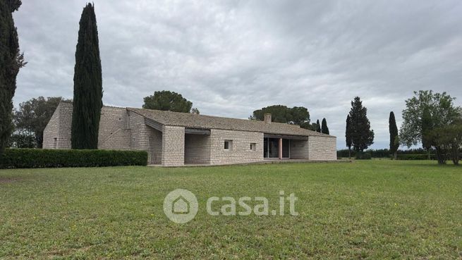 Villa in residenziale in Via del Mare