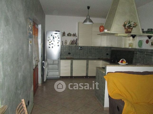 Casa bi/trifamiliare in residenziale in Giannella