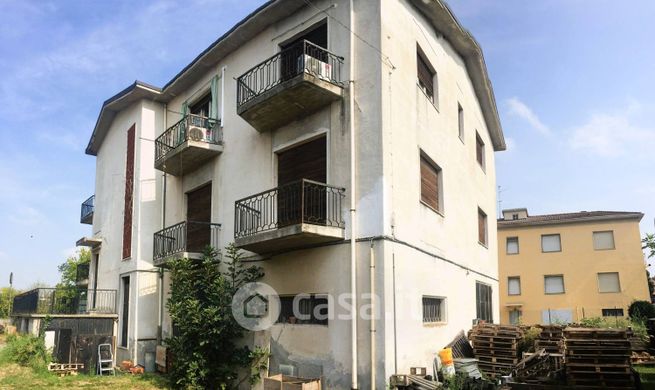 Villa in residenziale in 