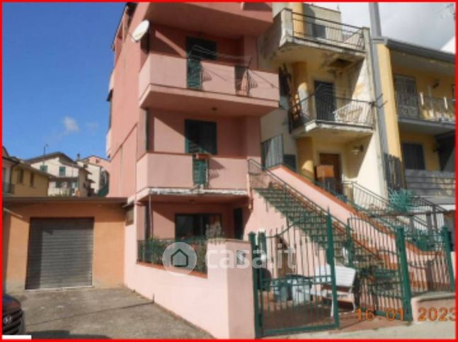 Appartamento in residenziale in Via della Rinascita 1