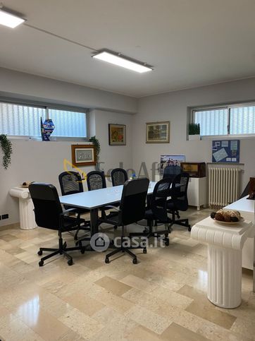 Ufficio in commerciale in Via Paolo Cazzaniga 44