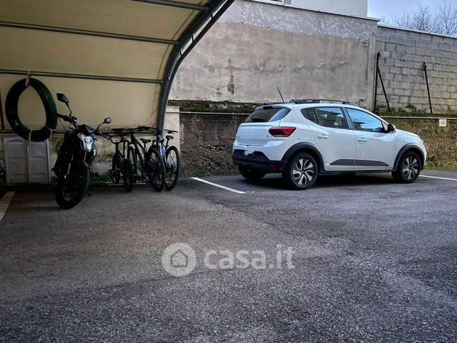 Box/posto auto in residenziale in Via Vittorio Alfieri 106