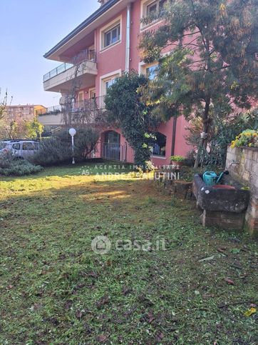 Appartamento in residenziale in Via Pino