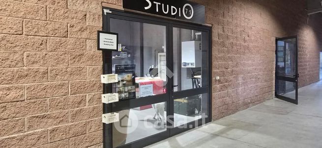 Ufficio in commerciale in Via Col del Lys 13
