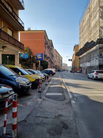 Box/posto auto in residenziale in Vico Lavatoi Rondinella 7