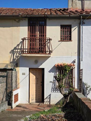 Casa indipendente in residenziale in 