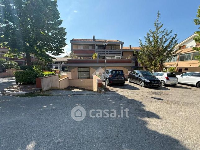 Box/posto auto in residenziale in Via Nazionale Adriatica Sud 11
