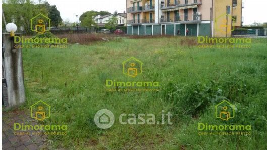 Terreno edificabile in residenziale in Via Val Camonica