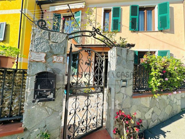 Casa bi/trifamiliare in residenziale in Via Montebello di Mezzo 60