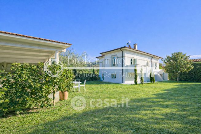 Villa in residenziale in Via Padule 16