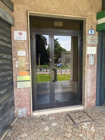 Ufficio in commerciale in Via Enrico Toti
