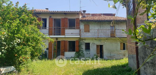 Casa indipendente in residenziale in Via Umberto I