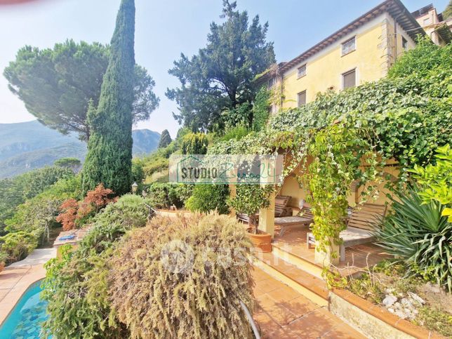 Casa bi/trifamiliare in residenziale in Via Metato 10