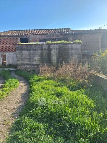 Rustico/casale in residenziale in Via Carlo Piaggia