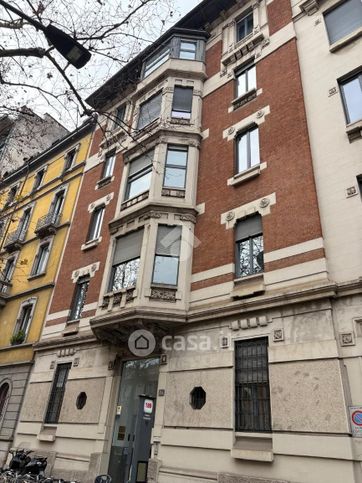 Ufficio in commerciale in Via Antonio Canova 19