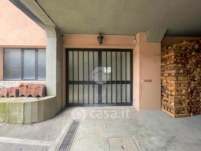 Capannone in commerciale in Via del Carretto