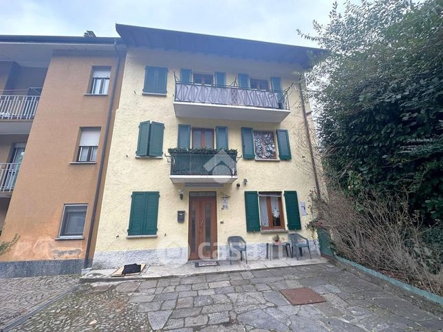 Casa bi/trifamiliare in residenziale in Via Sant'Ambrogio 1