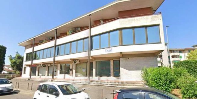 Ufficio in commerciale in Via V. Bellini 11