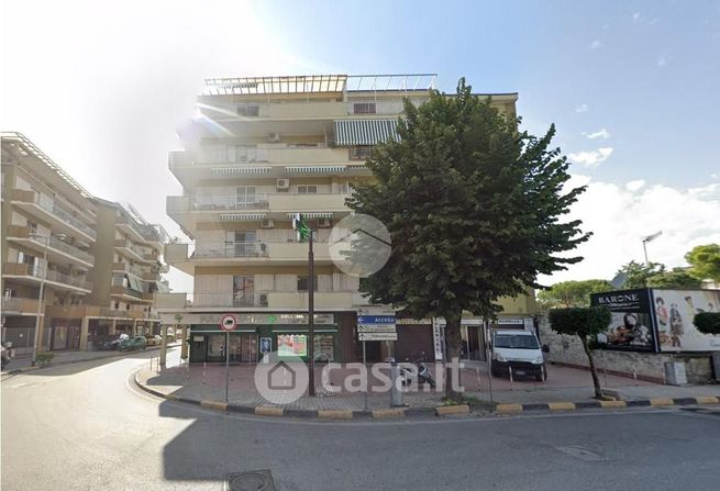 Appartamento in residenziale in Viale Kennedy 2