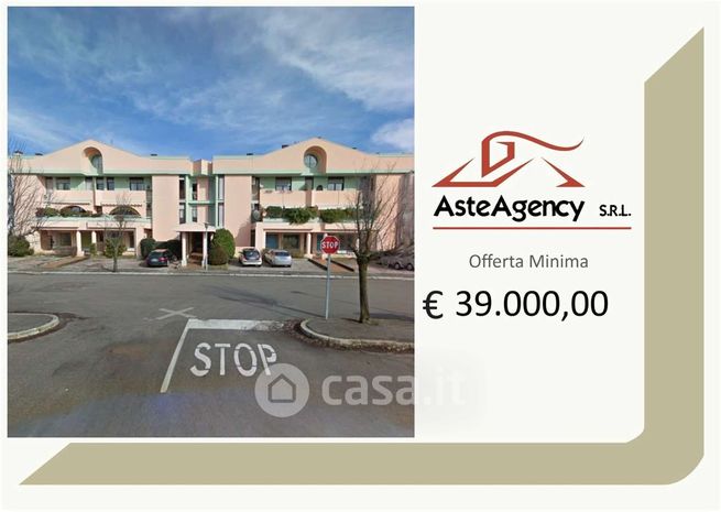 Ufficio in commerciale in Via Giacomo Zanella 6 /B